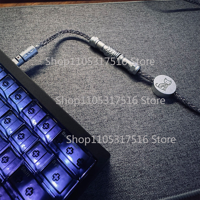 كابل لوحة مفاتيح ميكانيكية من  - مراجعة Aviator Connector Kit وسعره