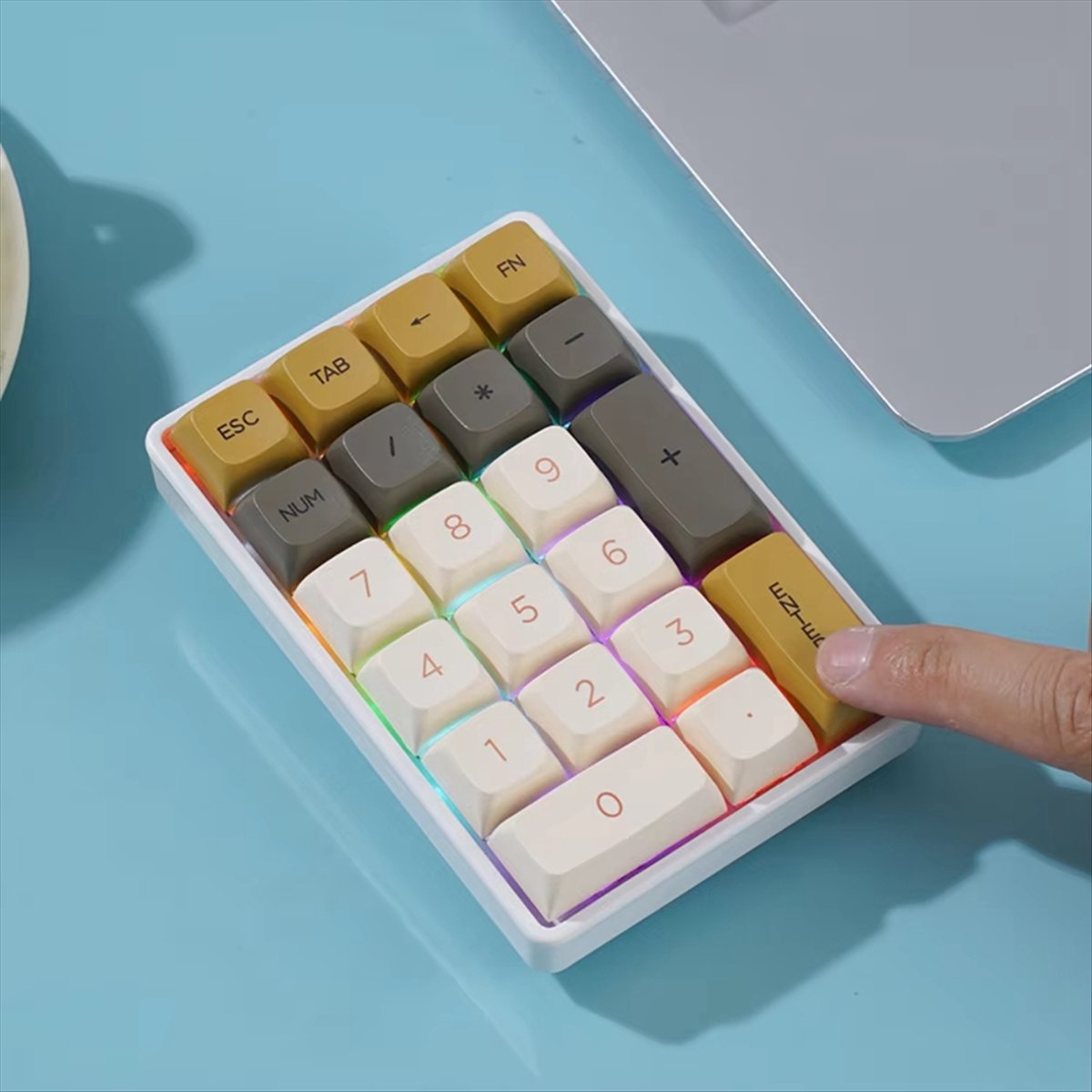 لوحة مفاتيح رقمية صغيرة N86R ب - مراجعة Gaming Keyboard Number Pad وسعره
